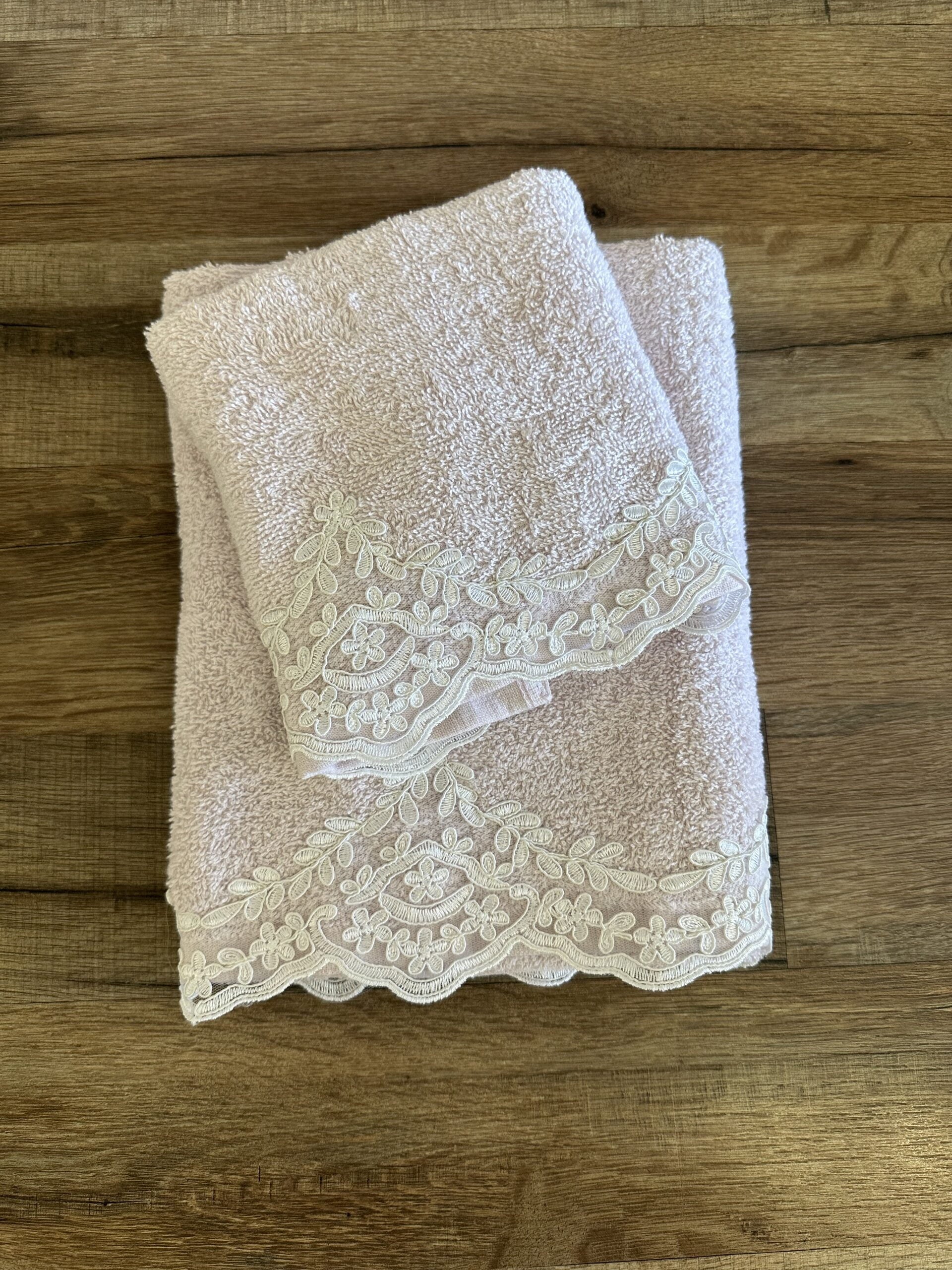 Coppia viso e ospite pizzo Rebrodè