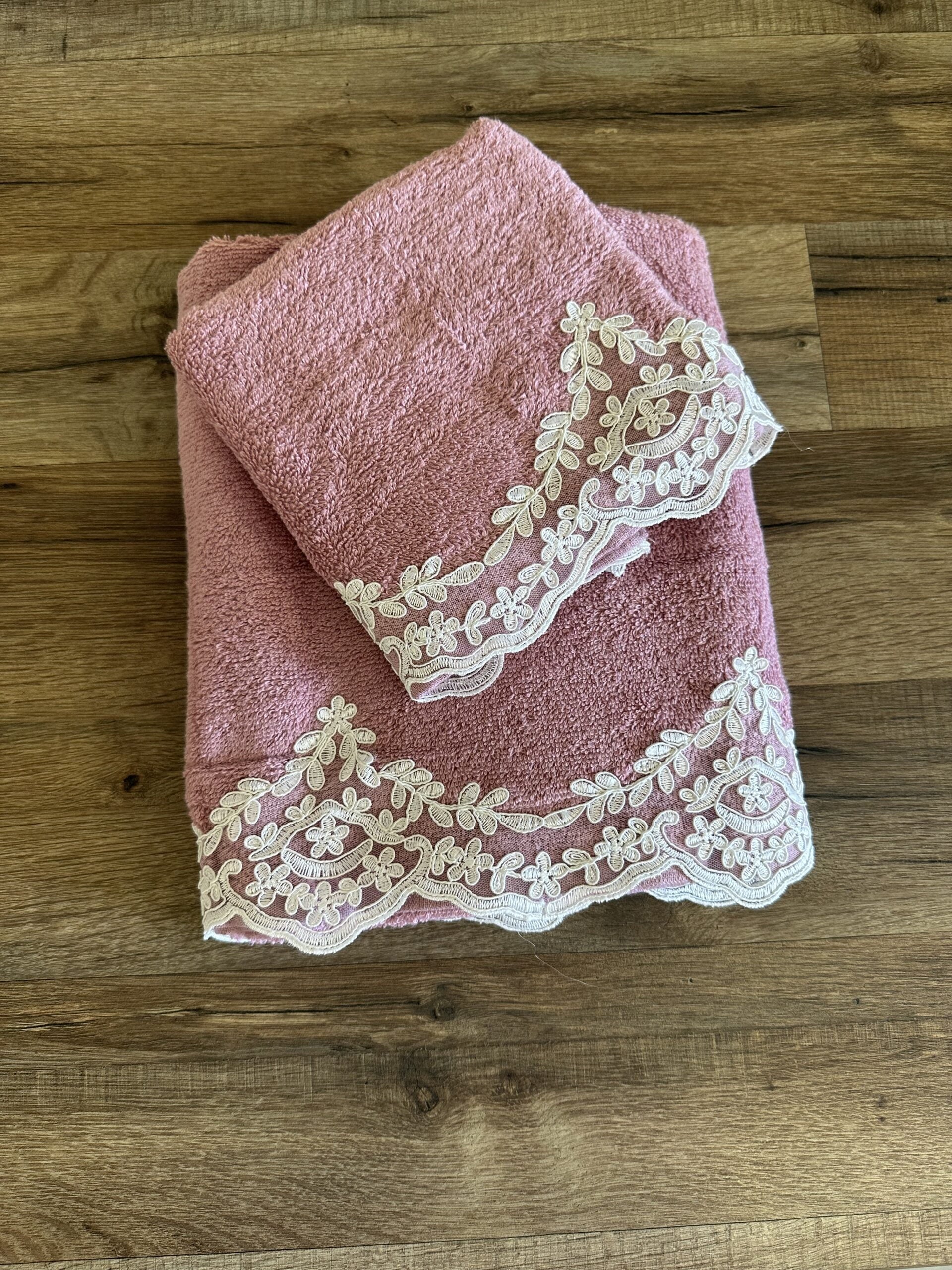 Coppia viso e ospite pizzo Rebrodè