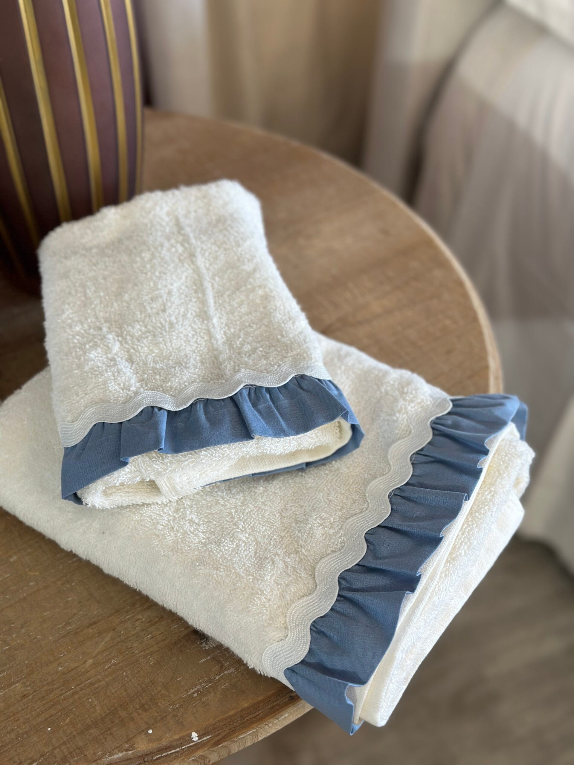 Coppia viso e ospite con volant