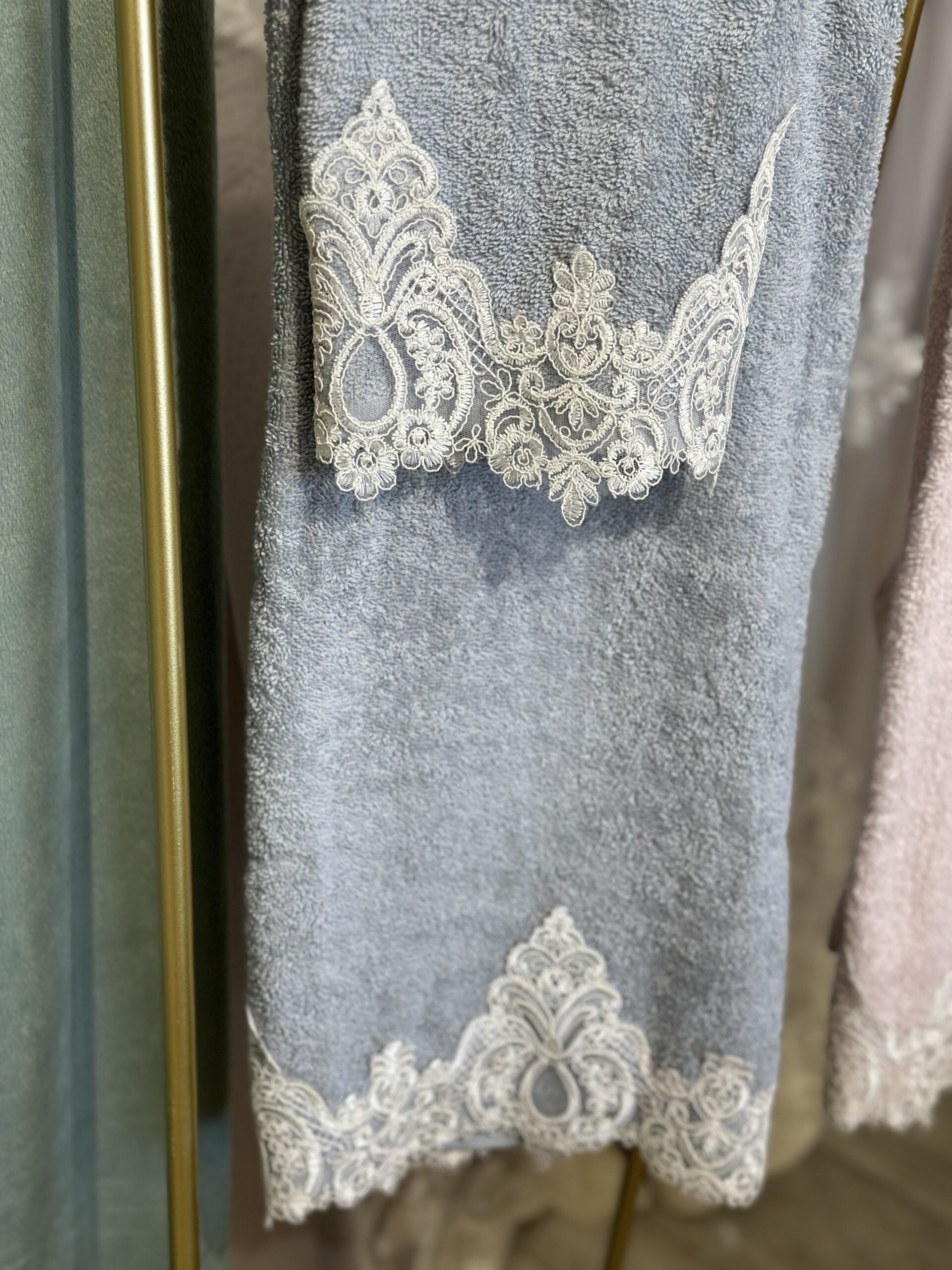 Coppia viso e ospite pizzo Rebrodeire