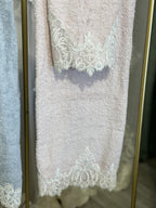 Coppia viso e ospite pizzo Rebrodeire