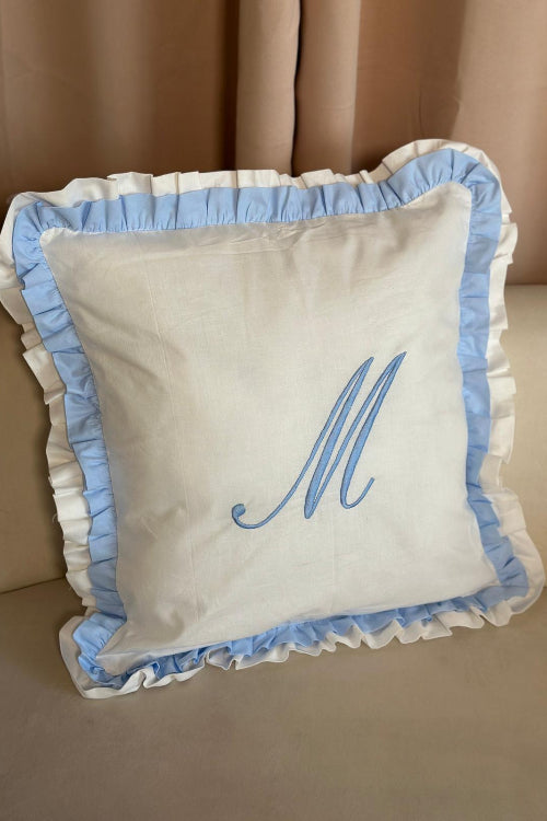 cuscino-volant-azzurro-quadrato