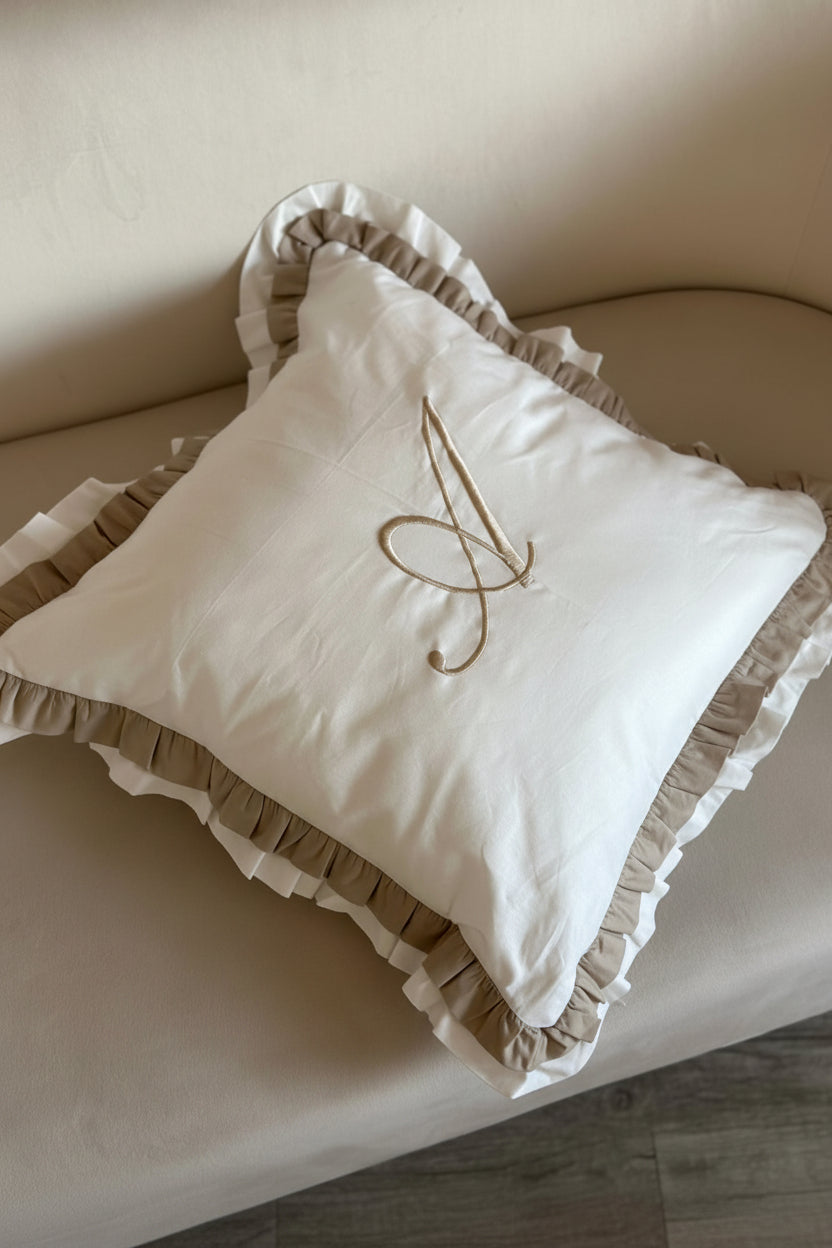 cuscino-volant-tortora-quadrato