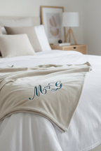 plaid-bianco-iniziali-amb