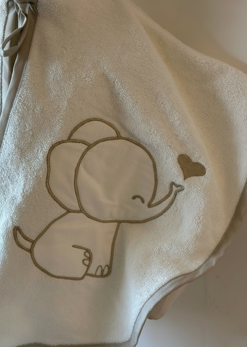 poncho-baby-elefante-grigio-dettaglio